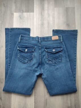 Levi's Bootcut Jeans - size 8